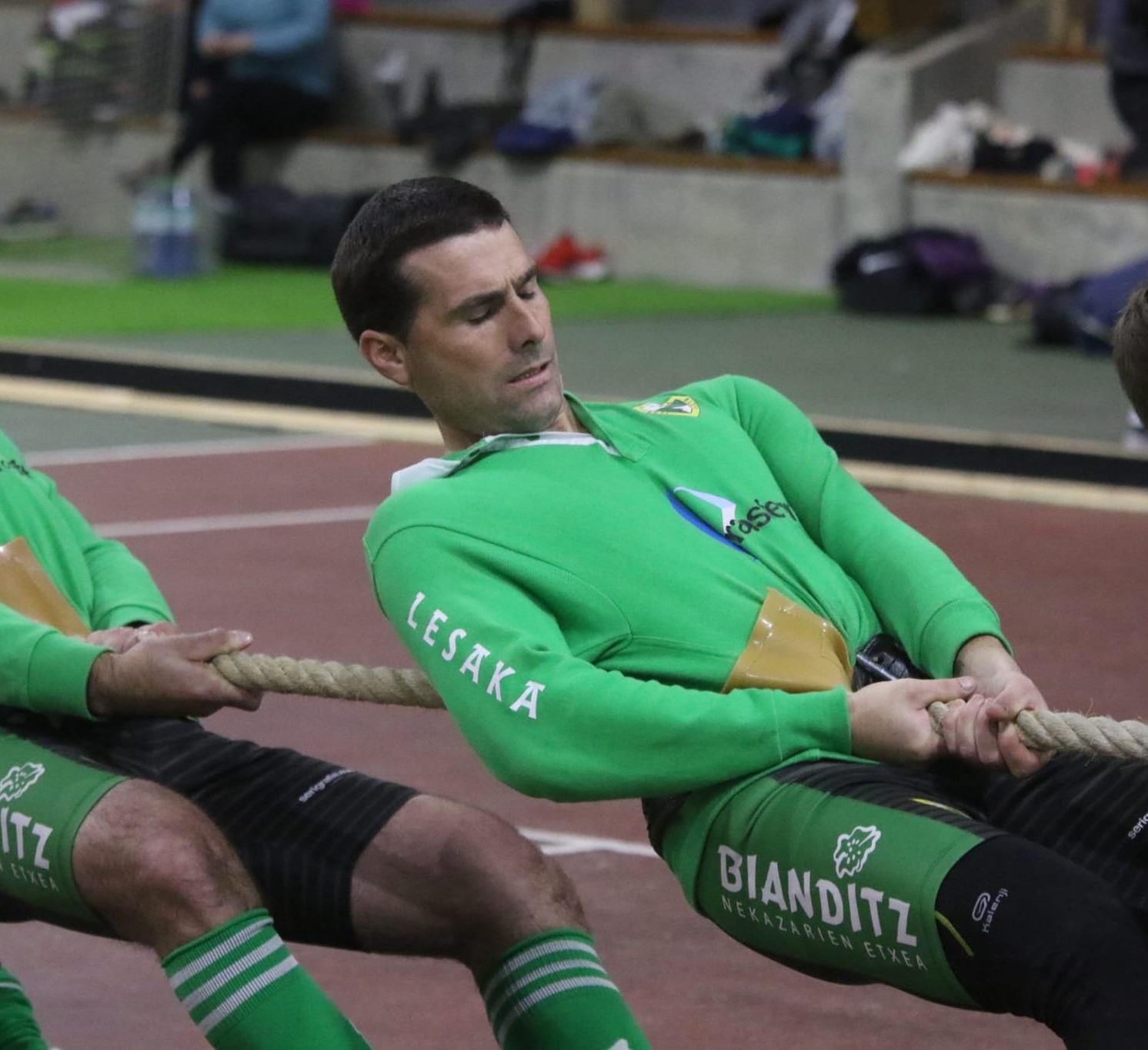 MIKEL APEZTEGUIA MENDIVERRI