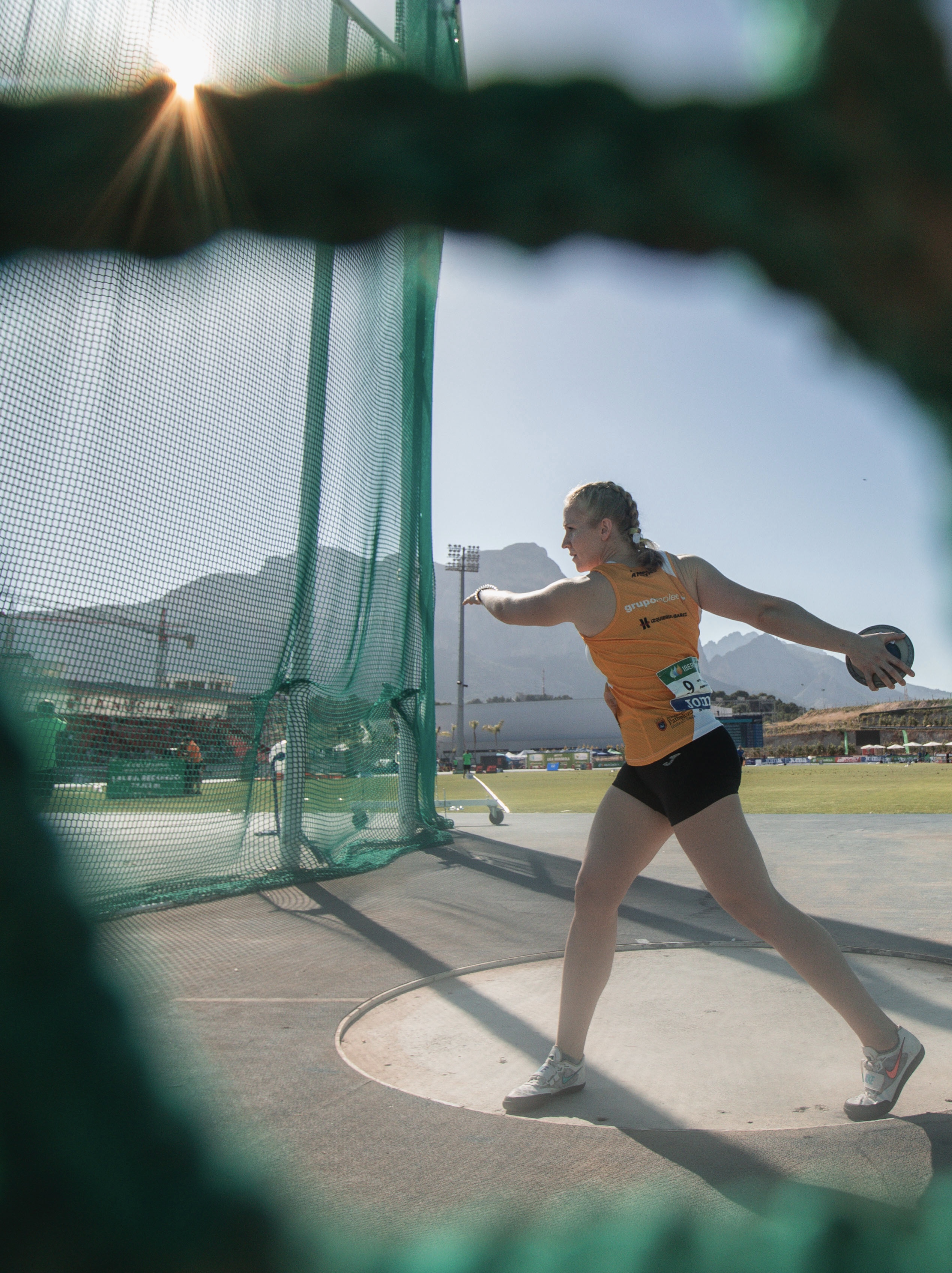 JUNE KINTANA LARRAZA