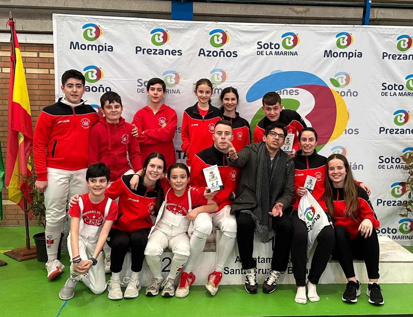 Éxito rotundo en Cantabria: el Club Navarro de Esgrima brilla con una lluvia de medallas