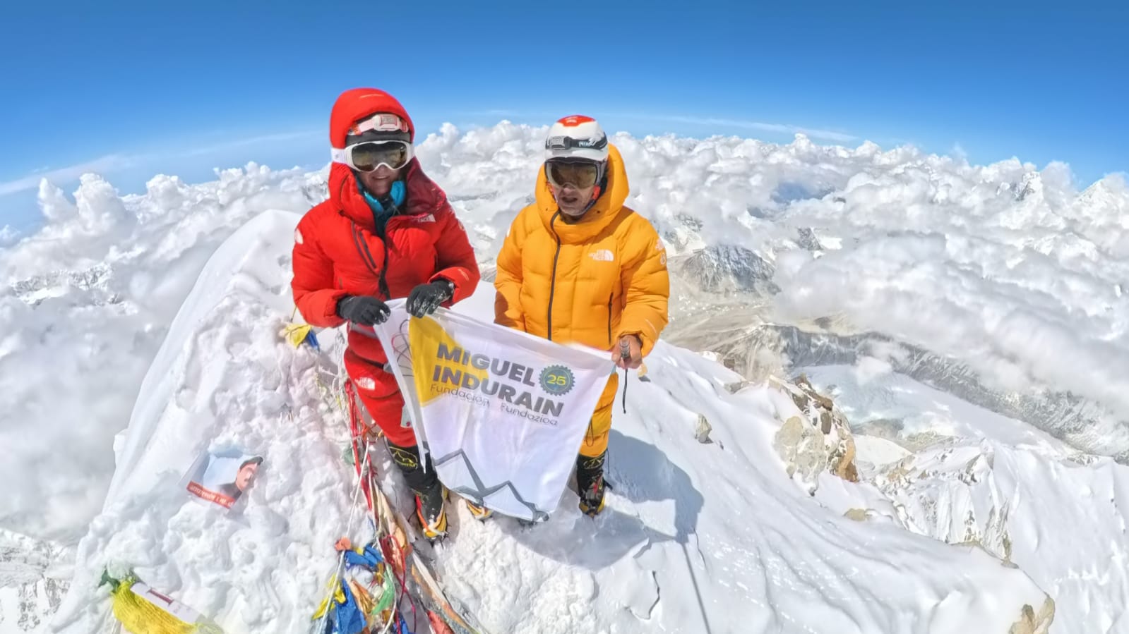 Ignacio Barrio y Uxue Murolas conquistan el Makalu