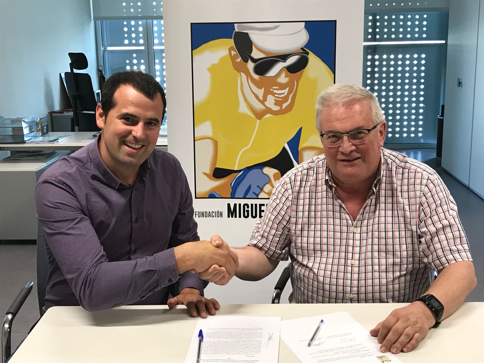 Renovado el convenio de becas por resultados con la Federación Navarra de Pelota