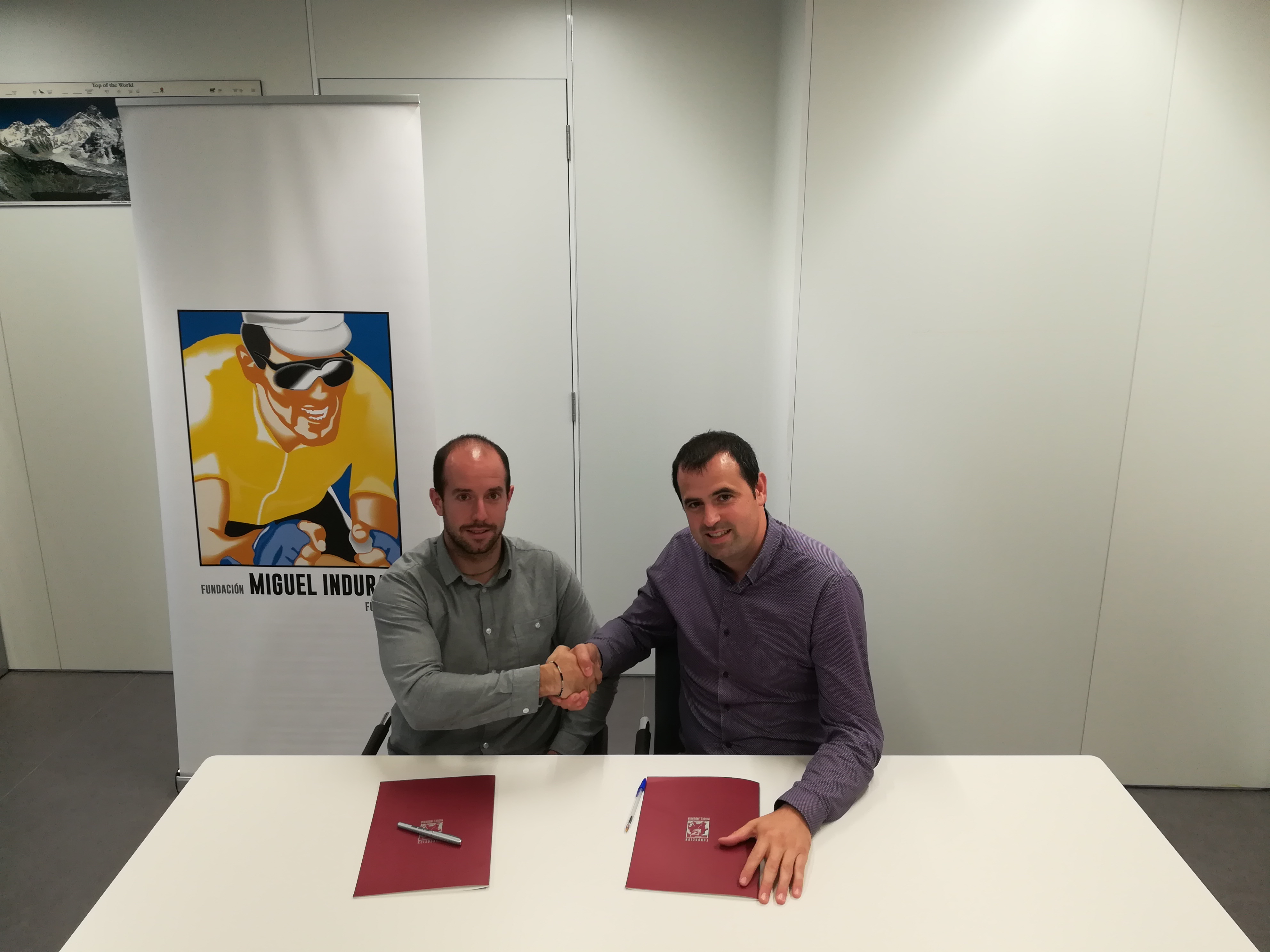 La Fundación Miguel Induráin refuerza su compromiso con el deporte autóctono