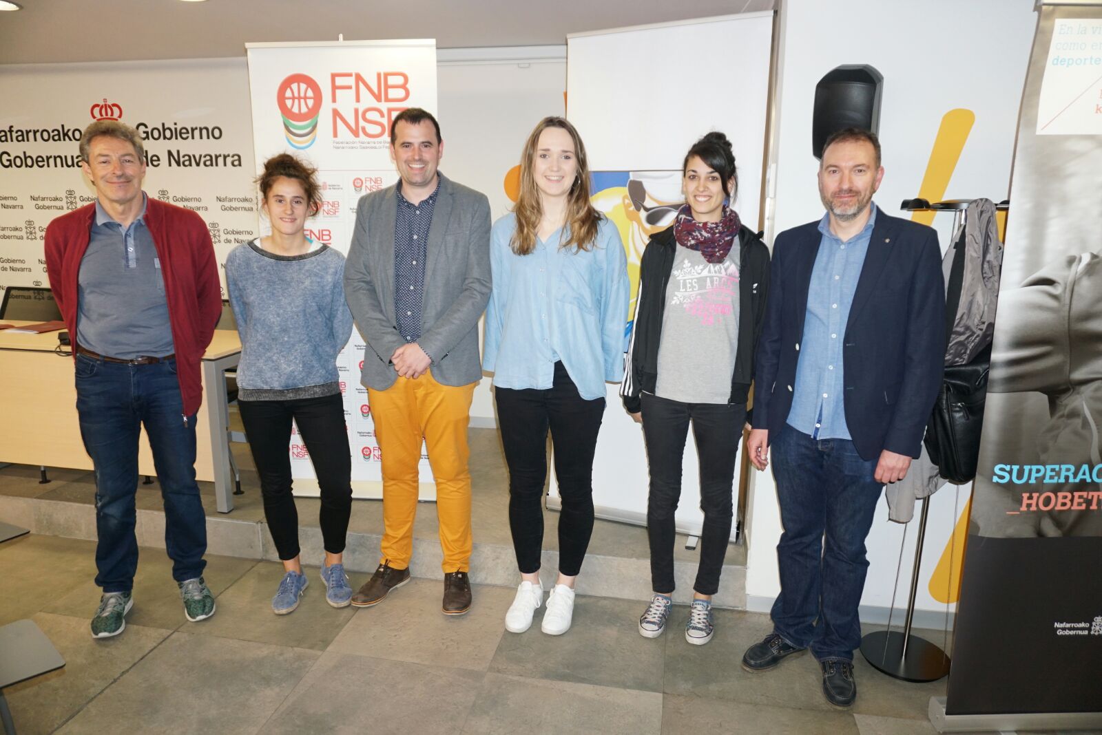 Firmado el convenio para estructurar el baloncesto femenino navarro de alto rendimiento en el marco del proyecto "Hacia la cumbre del deporte"