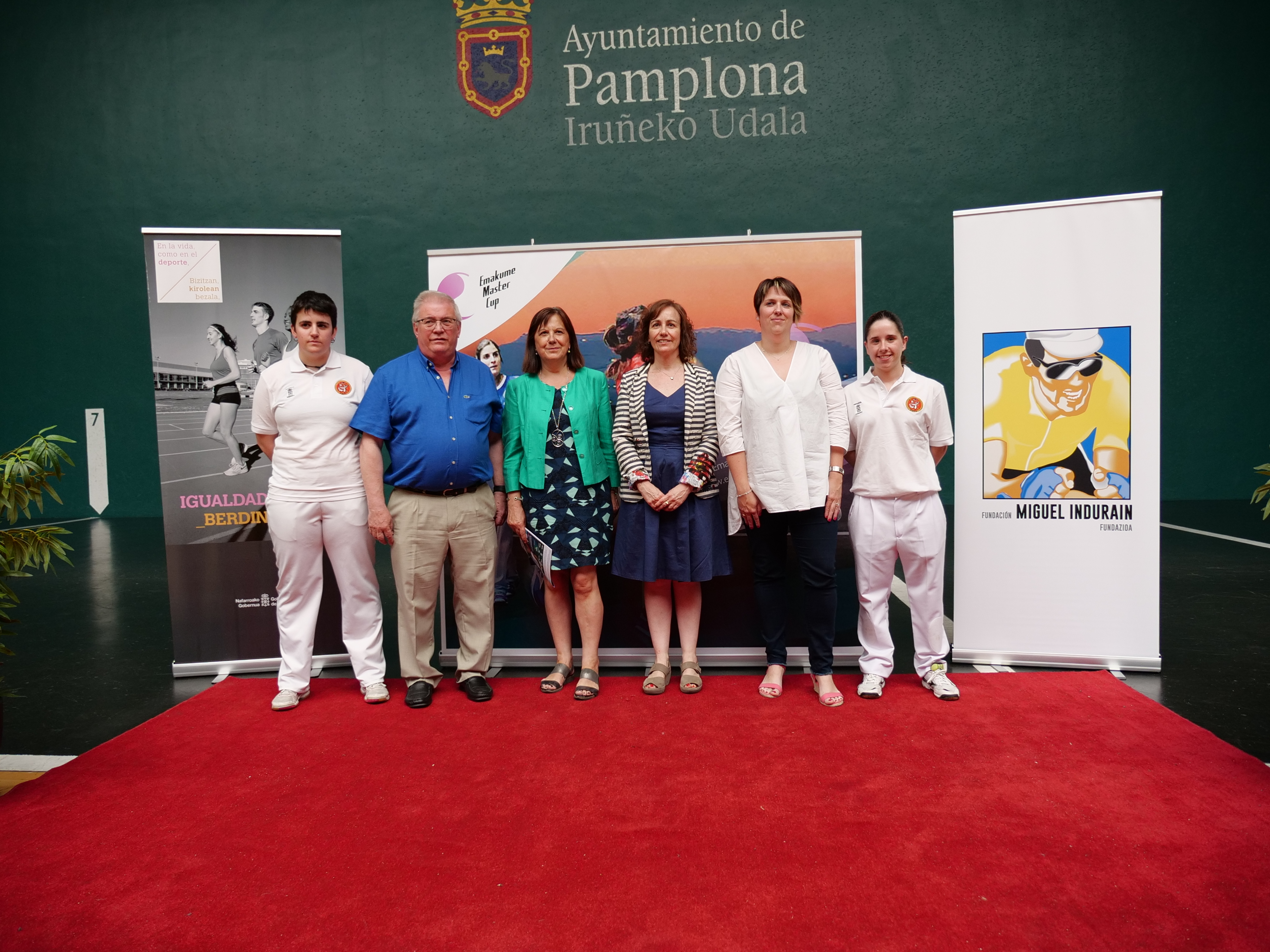 La Fundación Miguel Induráin impulsa el I Torneo San Fermín de Pelota A Mano Femenina
