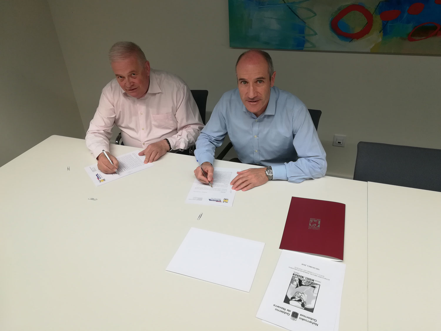 La Fundación Miguel Induráin y Diario de Noticias renuevan el convenio de colaboración para la difusión y visibilización de su actividad