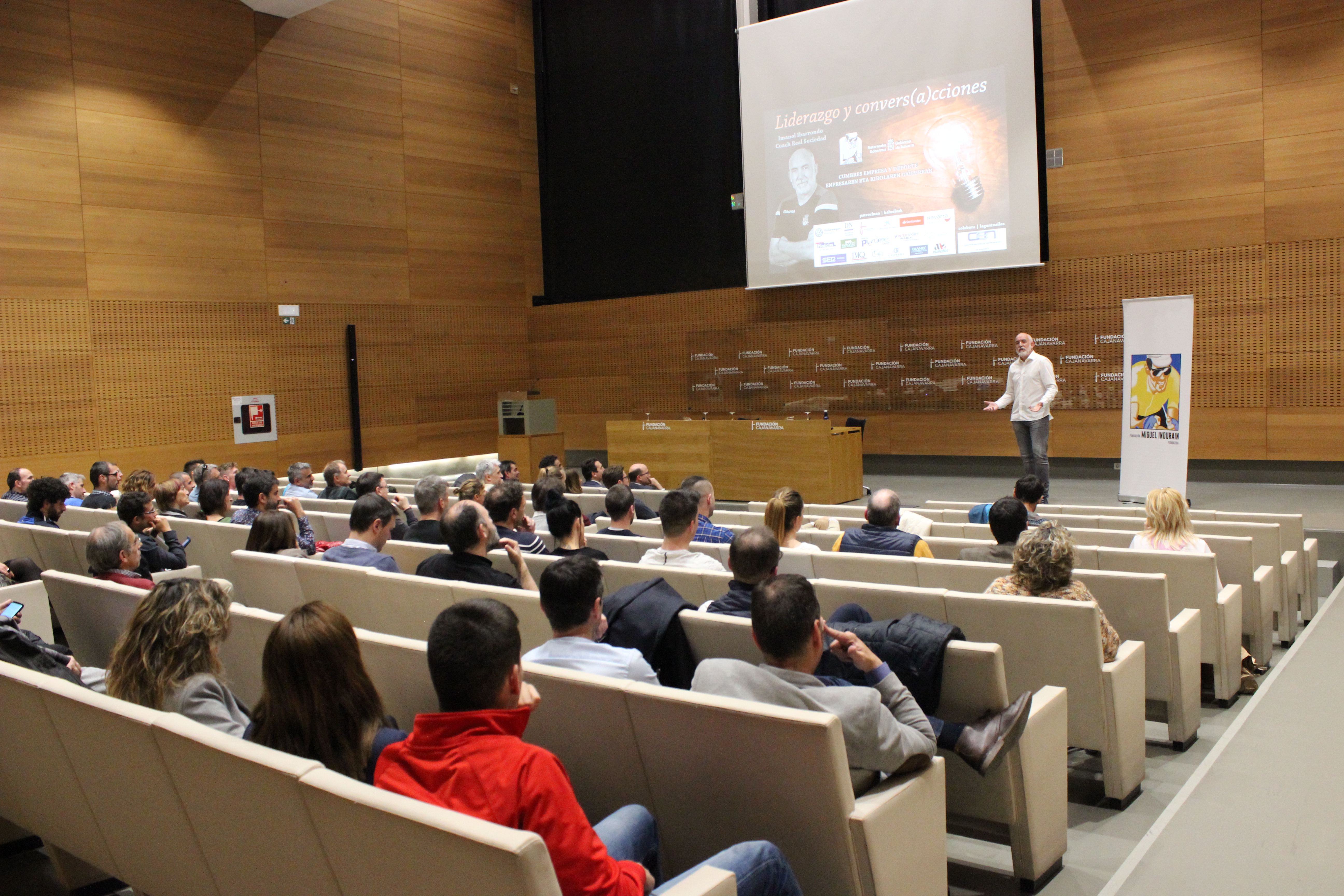 Más de medio centenar de agentes del deporte y de la empresa participan en la segunda edición de  “Las Cumbres de Induráin”