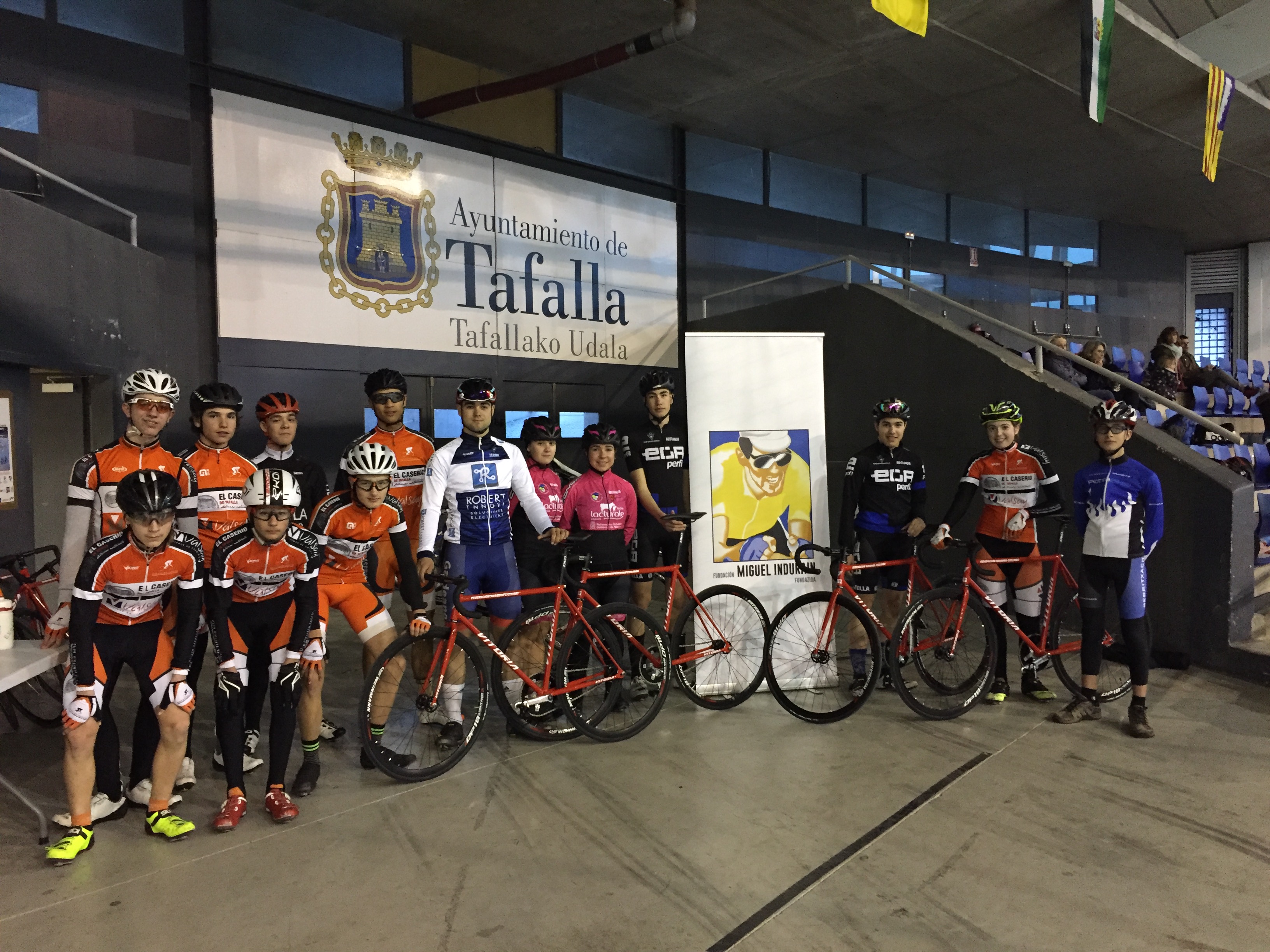 La Fundación Miguel Induráin con el ciclismo en pista navarro
