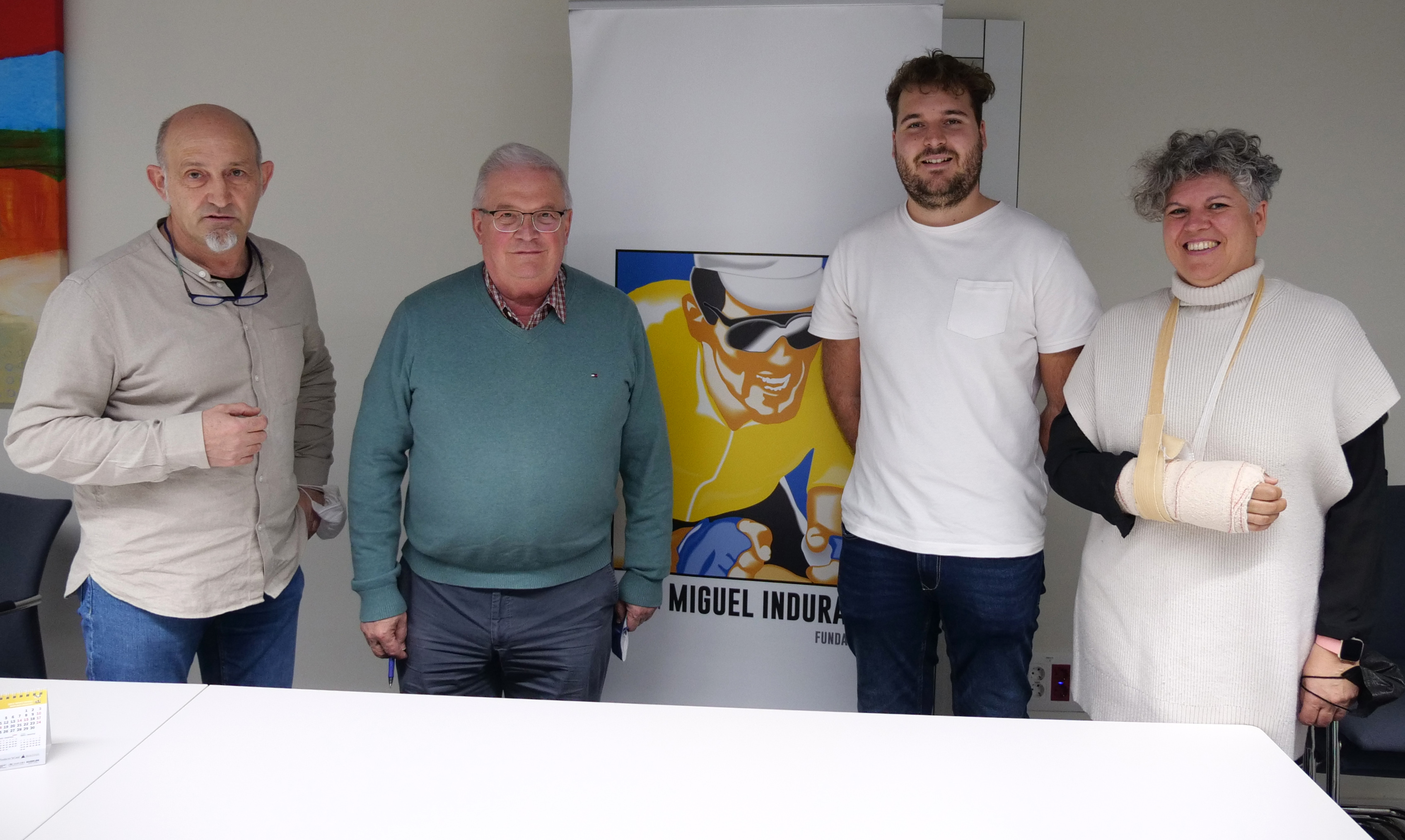 Firma del acuerdo de patrocinio entre la Fundación Miguel Indurain Fundazioa y el Club Baloncesto Silla de Ruedas Navarra