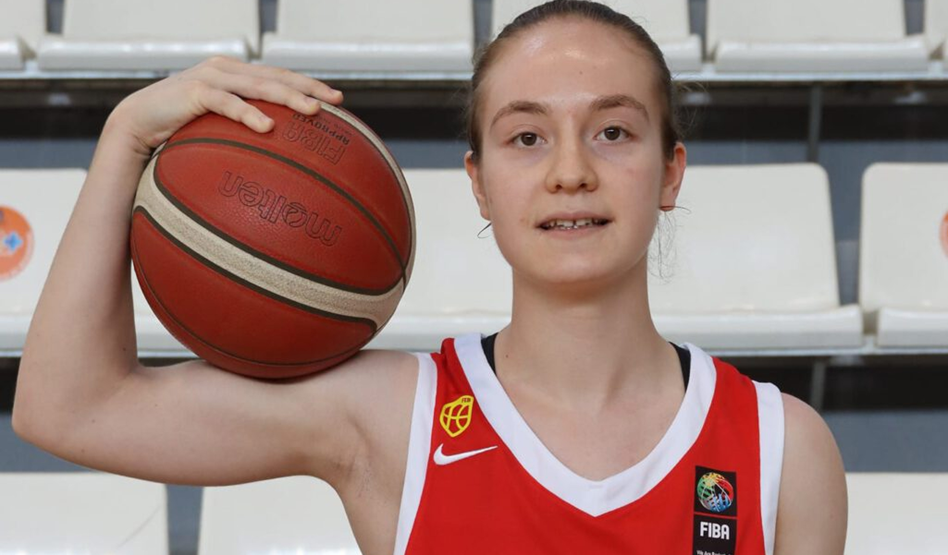 La navarra Elena Álvarez, bronce mundial con la selección española sub 17