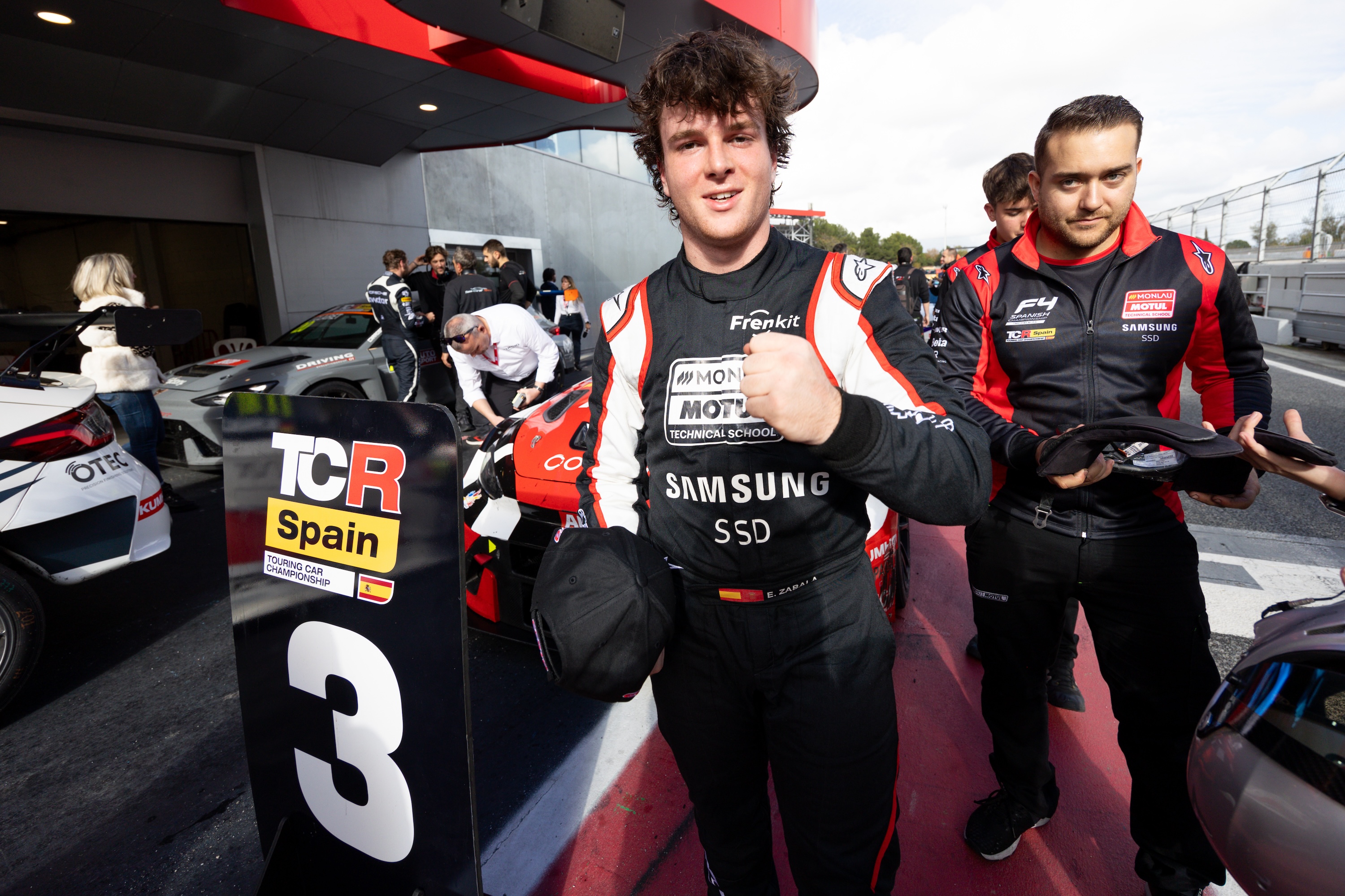 Erik Zabala, el joven piloto navarro que ha brillado en el Campeonato de España de Turismos 2024