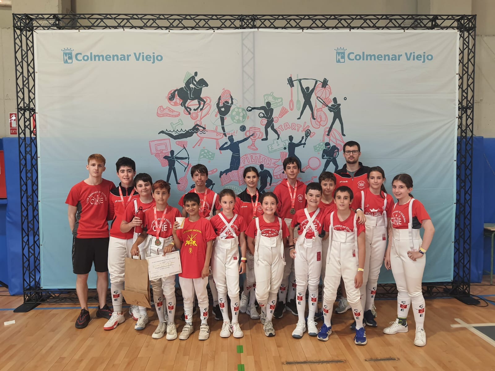 Diez medallas para Navarra en el Critérium Nacional de Esgrima