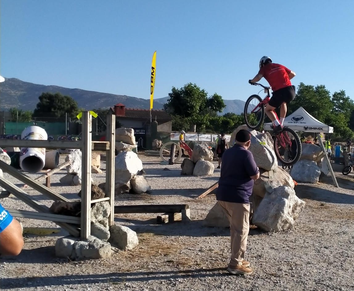 Mikel Azcona revalida el título de Campeón de España de Trialbici