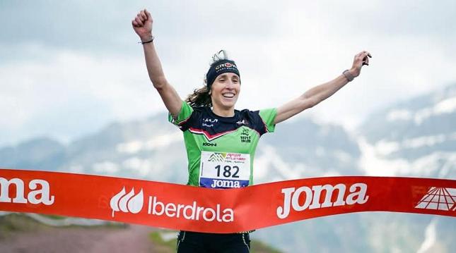 Naiara Irigoyen reina en Canfranc y se proclama campeona de España de Vertical