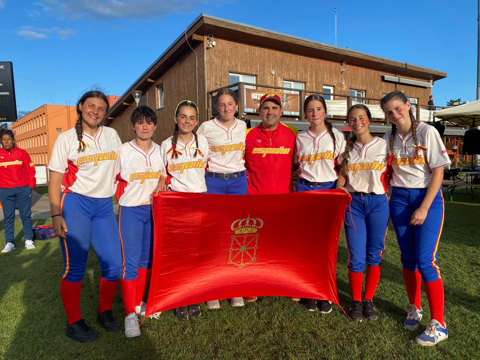 ESPAÑA LOGRA UN BRONCE PARA LA HISTORIA EN EL EUROPEO SÓFBOL SUB 15