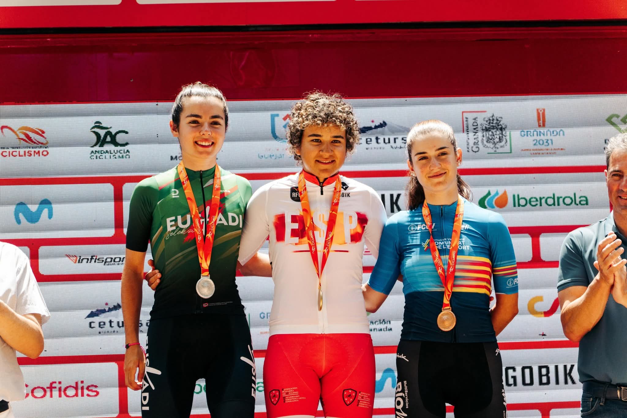 Paula Ostiz se proclama campeona de España júnior por ¡milímetros!