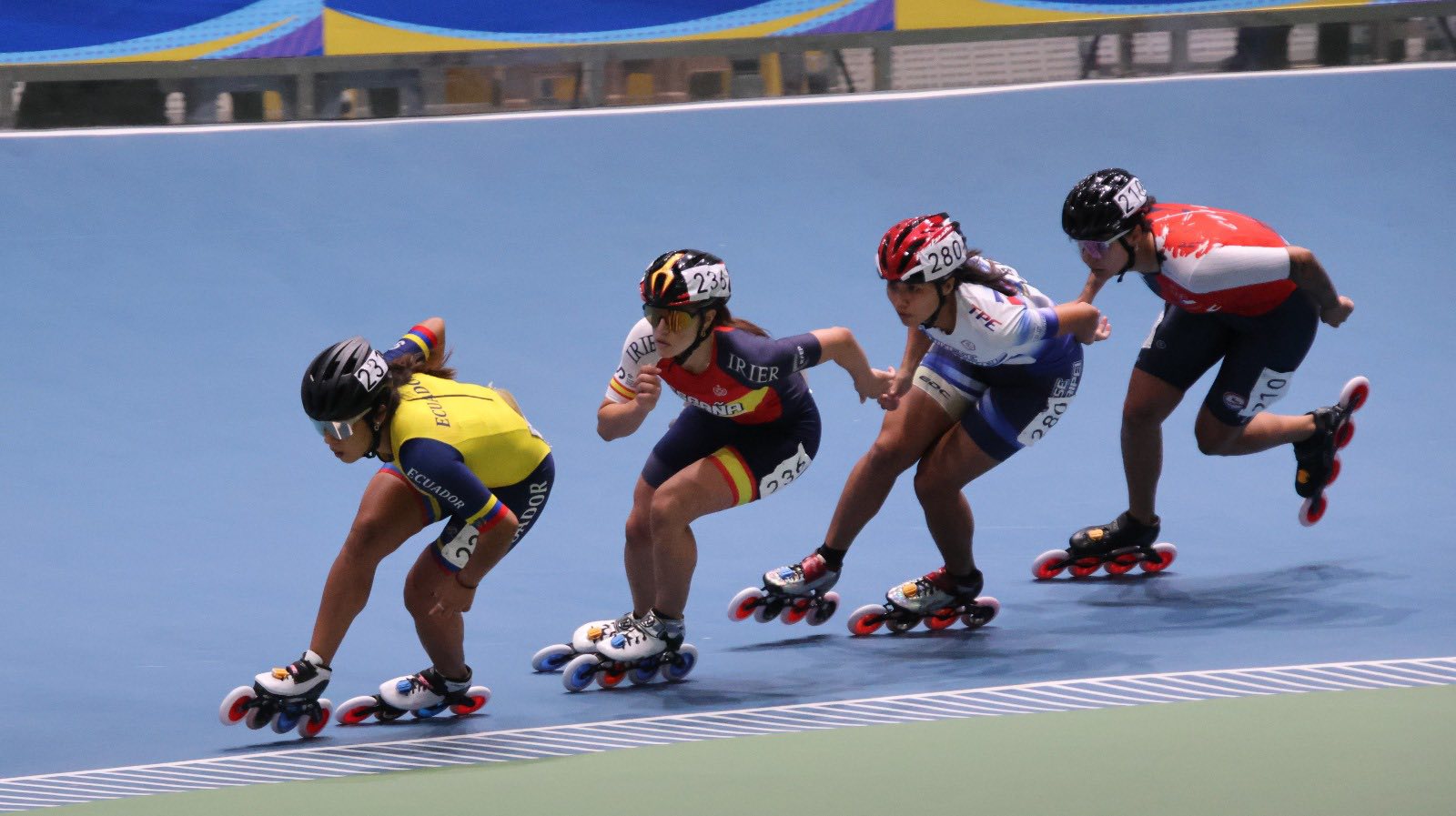 Gran actuación de Ruth Arza en el Mundial de Patinaje en China