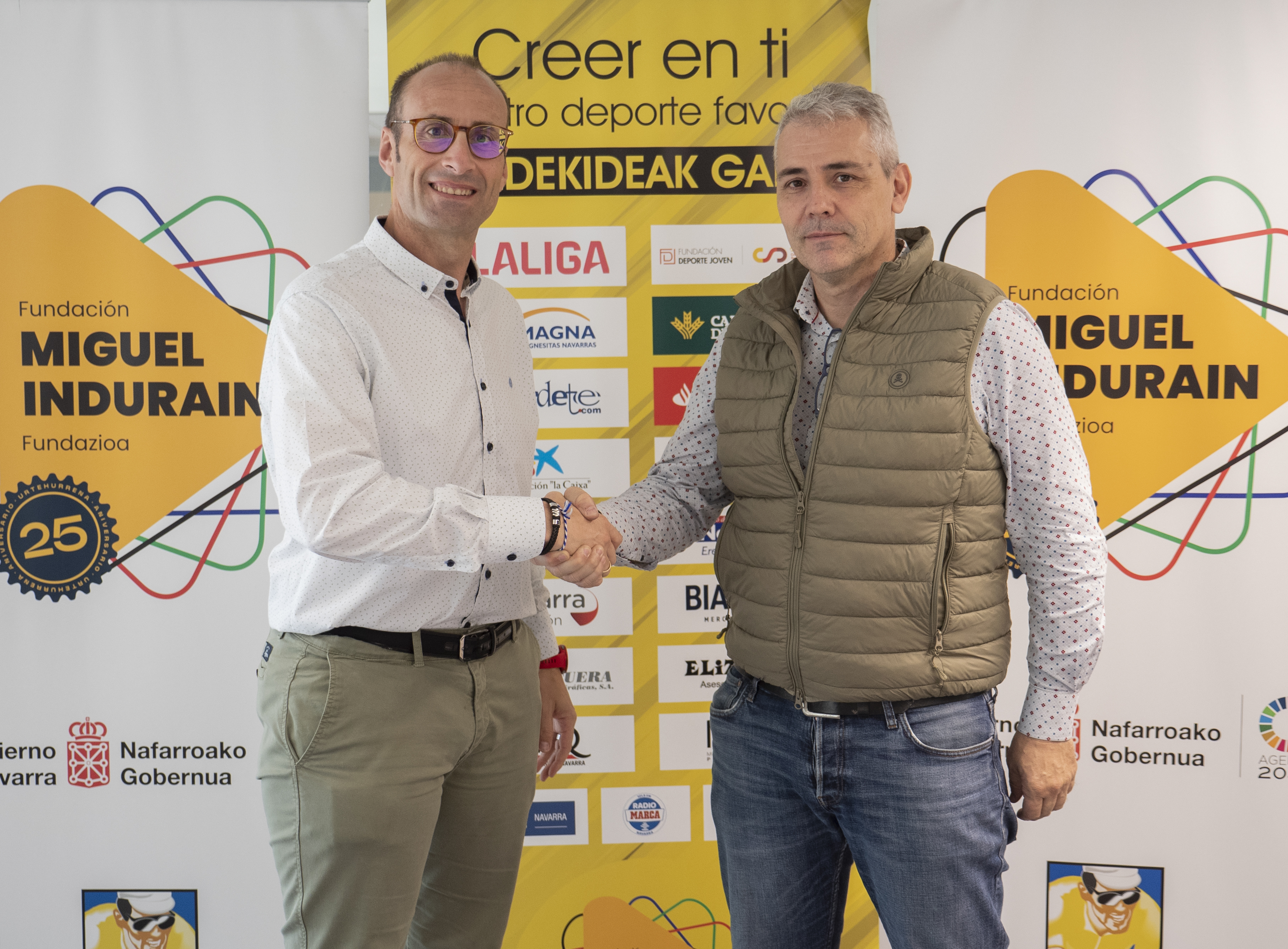 Renovado el acuerdo de patrocinio entre la FMIF y Gráficas Castuera