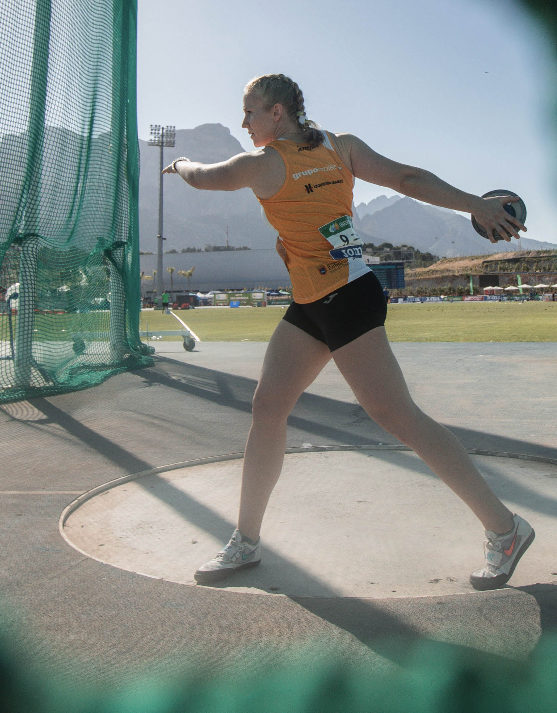 JUNE KINTANA LARRAZA